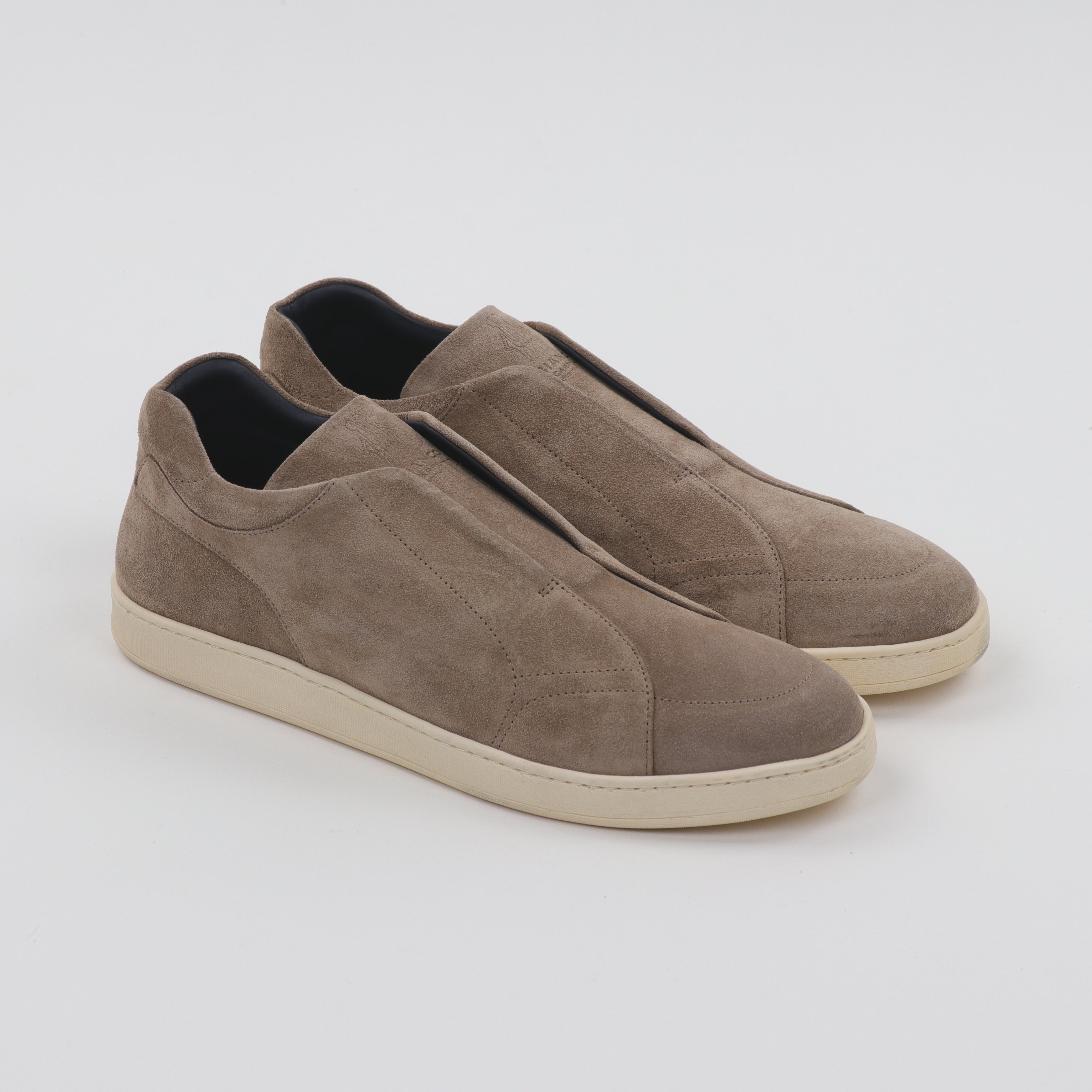 Umbro Suede Slip On Sneaker in Antilope